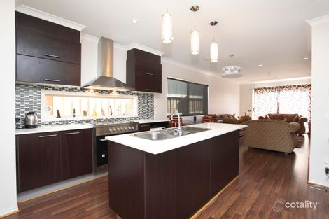 Property photo of 8 Hobart Way Taylors Hill VIC 3037