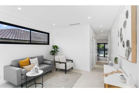 Property photo of 20 Oak Drive Georges Hall NSW 2198