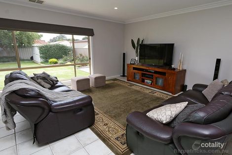 Property photo of 3 Raeburn Crescent Lake Albert NSW 2650