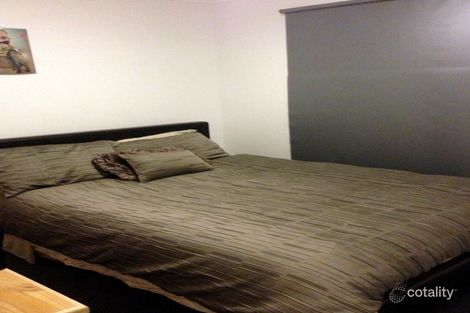 Property photo of 22 Honeysuckle Close Pakenham VIC 3810