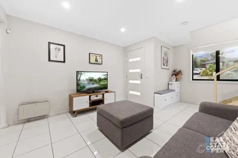 Property photo of 1/8 Moore Road Hallam VIC 3803