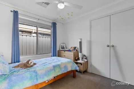 Property photo of 5 Central Boulevard Munno Para West SA 5115