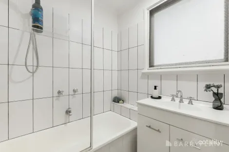 Property photo of 2/52 Browns Road Montrose VIC 3765