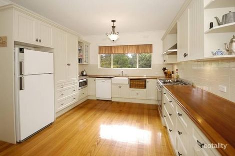 Property photo of 32 Waimarie Drive Mount Waverley VIC 3149
