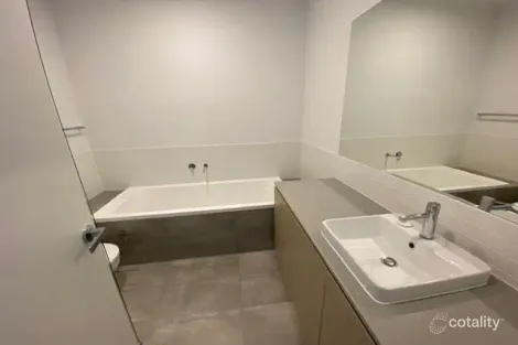 Property photo of 20 Oakden Crescent St Albans VIC 3021