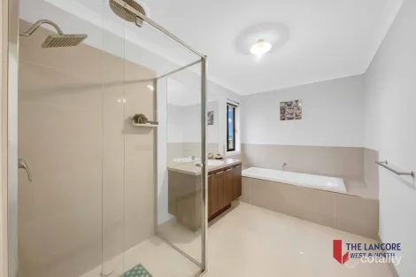 Property photo of 18 Sunmoth Road Craigieburn VIC 3064