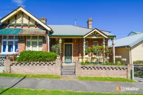 24 Eskbank St, Lithgow, NSW 2790