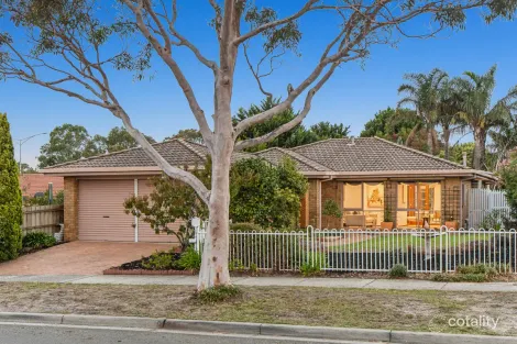 Property photo of 4 Rowellyn Avenue Carrum Downs VIC 3201