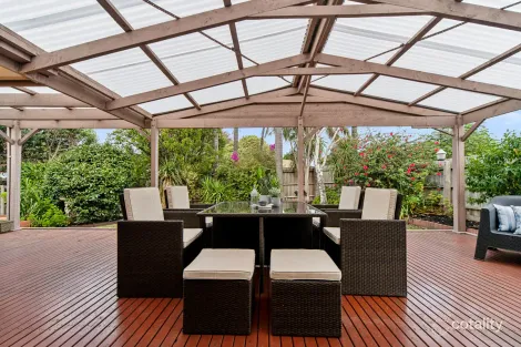 Property photo of 4 Rowellyn Avenue Carrum Downs VIC 3201