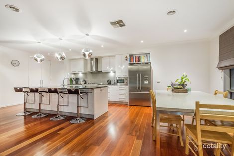 Property photo of 32 Charlbury Crescent Cranbourne North VIC 3977