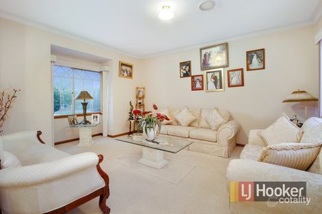Property photo of 10 Chantell Avenue Endeavour Hills VIC 3802