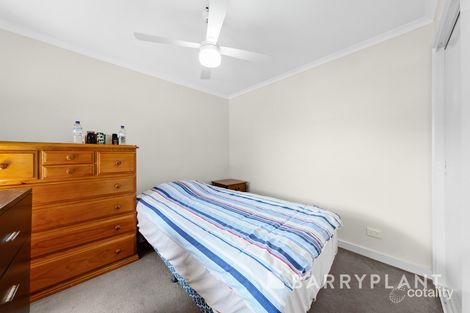 Property photo of 2/4 McRae Avenue St Albans VIC 3021