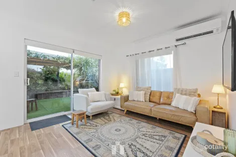 Property photo of 9 Topaz Way Treeby WA 6164