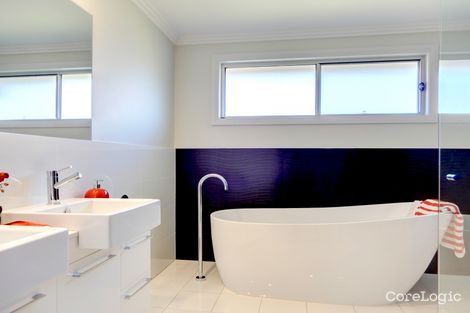 Property photo of 215 Northlakes Drive Cameron Park NSW 2285