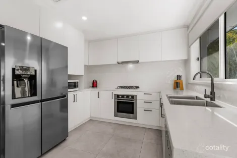 Property photo of 14 Frensham Road Macleod VIC 3085