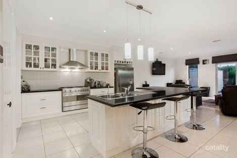 Property photo of 13 Toolondo Close Caroline Springs VIC 3023