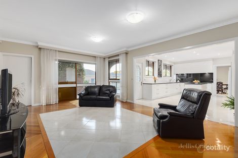 Property photo of 8 Katandra Place Doncaster East VIC 3109