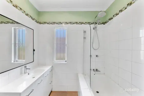 Property photo of 70 Fernvale Road Brassall QLD 4305