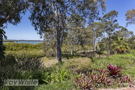 8 Vine St, Redland Bay, QLD 4165