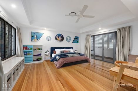 Property photo of 2 Queen Guineveres Place Paradise Point QLD 4216