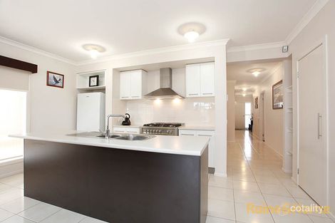 Property photo of 33 Kindred Avenue Cranbourne North VIC 3977