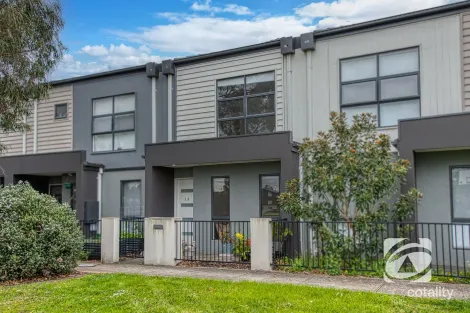 23 Carroll Walk, Pakenham, VIC 3810