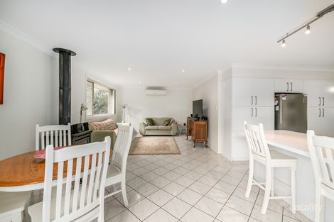 Property photo of 3 Patterdale Close Lakelands NSW 2282