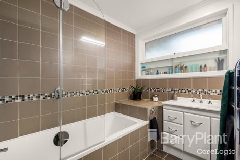 Property photo of 15 Neilsen Crescent Bundoora VIC 3083