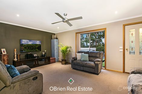 Property photo of 15 Oddy Street Drouin VIC 3818