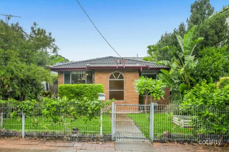 31 Maitland St, Stockton, NSW 2295