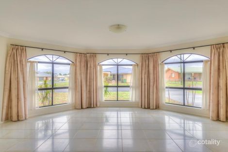 Property photo of 2 Lawton Place Miles QLD 4415