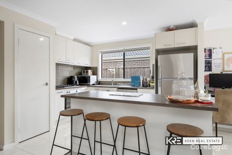 Property photo of 12 Spearwood Rise Cranbourne West VIC 3977