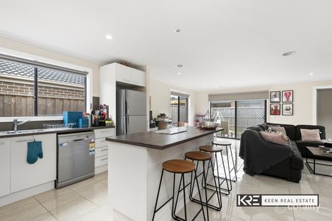 Property photo of 12 Spearwood Rise Cranbourne West VIC 3977