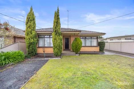 6 Maude St, Wendouree, VIC 3355
