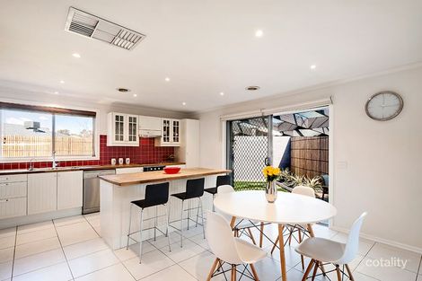 Property photo of 15 Malua Crescent Mill Park VIC 3082