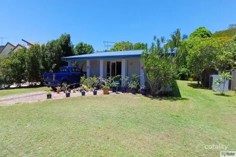 Property photo of 89 Taylor Street Tully Heads QLD 4854