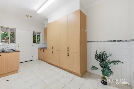 Property photo of 24 Crows Lane Glen Waverley VIC 3150