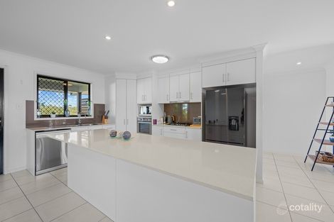 Property photo of 8 Hoddinott Close Tannum Sands QLD 4680
