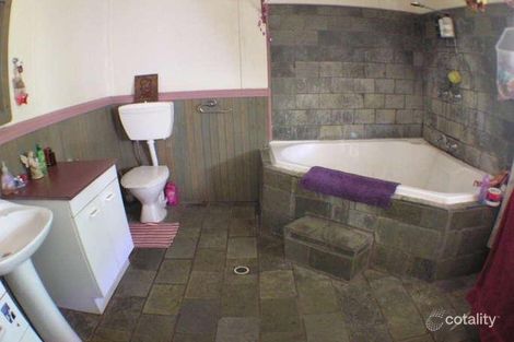 Property photo of 19 Nioka Avenue Point Clare NSW 2250