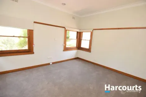 Property photo of 8 Docker Street Wangaratta VIC 3677