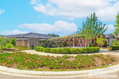 Property photo of 34 Cobaw Circuit Caroline Springs VIC 3023