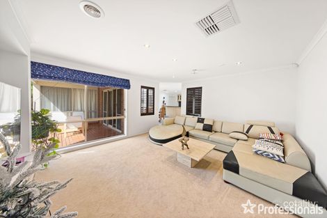 Property photo of 34 Cobaw Circuit Caroline Springs VIC 3023