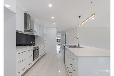 Property photo of 14 Makybe Diva Drive Ooralea QLD 4740