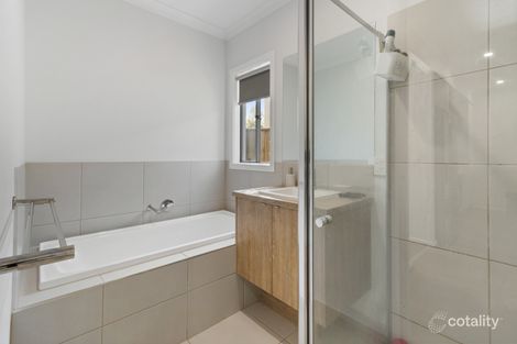 Property photo of 8 Viola Drive Rockbank VIC 3335