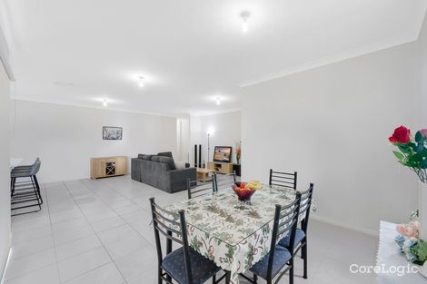 Property photo of 5 McCabe Place Rosemeadow NSW 2560