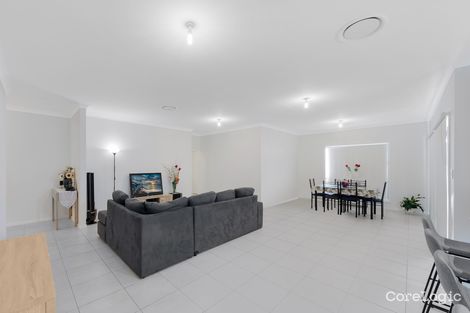Property photo of 5 McCabe Place Rosemeadow NSW 2560