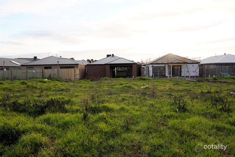 Property photo of 14 Hikari Crescent Cranbourne South VIC 3977