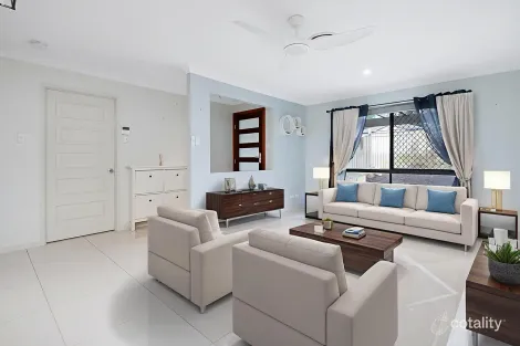 Property photo of 1/8 Ashton Way Forest Lake QLD 4078