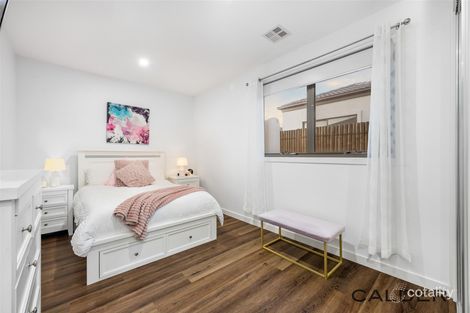 Property photo of 32 Crop Drive Fraser Rise VIC 3336