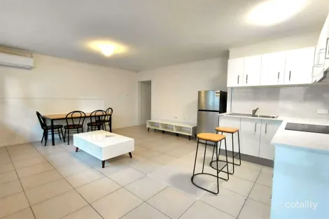 4/144 Frank St, Labrador, QLD 4215